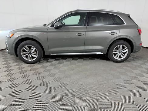 Certified 2023 Audi Q5 2.0T Premium w/ Convenience Package AWD/4WD image 2