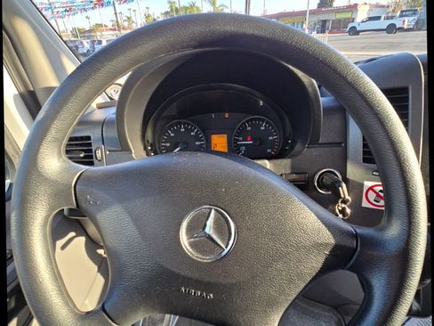 Used 2010 Mercedes-Benz Sprinter 3500 image 15