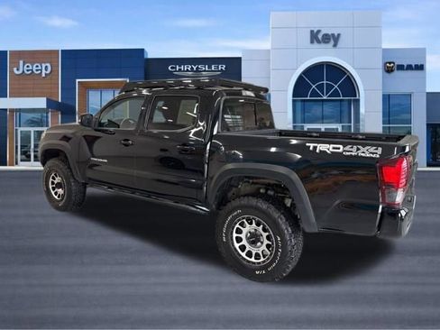 Used 2019 Toyota Tacoma TRD Off-Road w/ Technology Package image 4