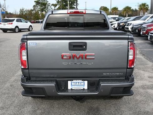Used 2021 GMC Canyon Denali image 4