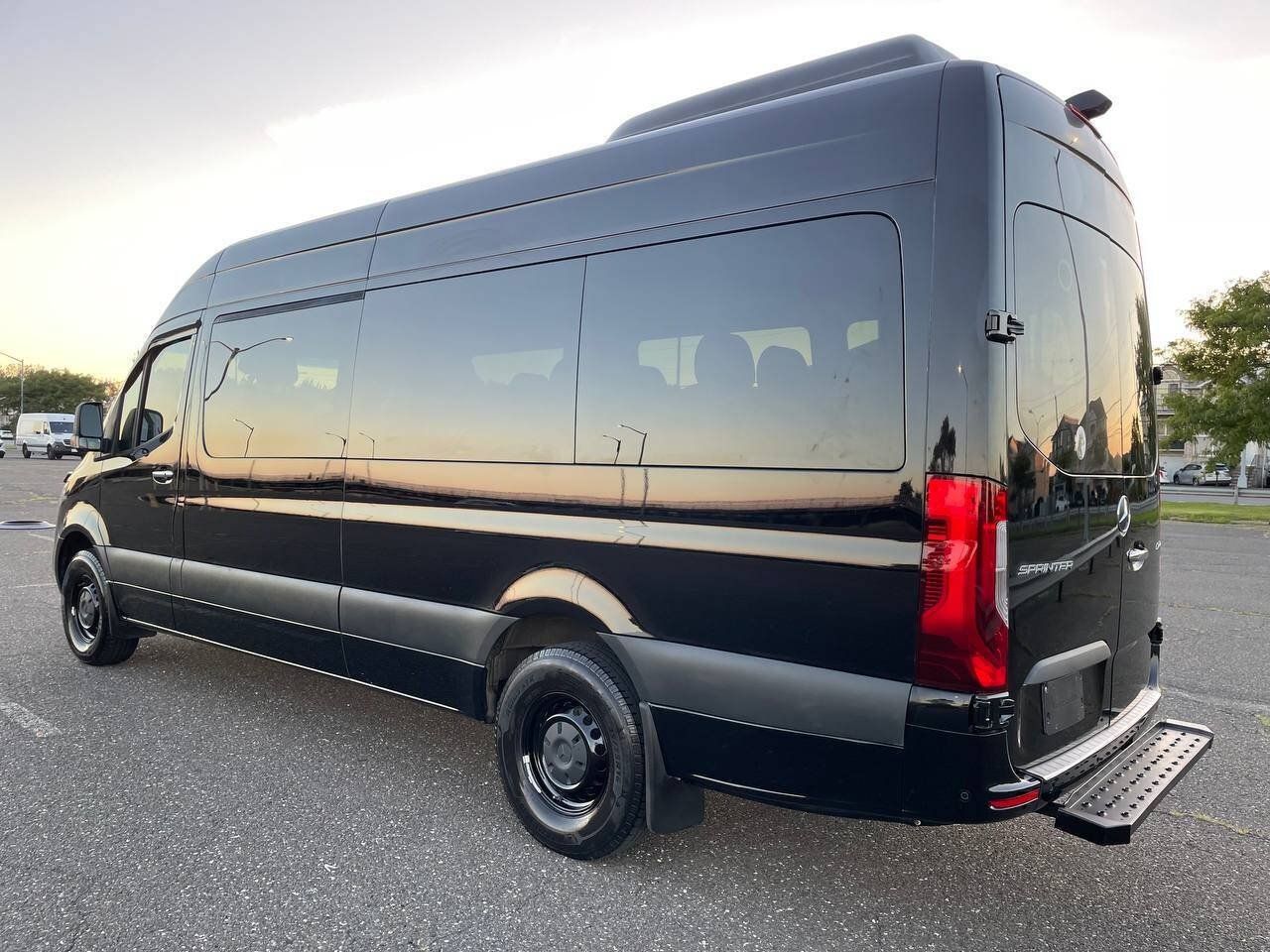 Used 2020 Mercedes-Benz Sprinter 2500 image 10