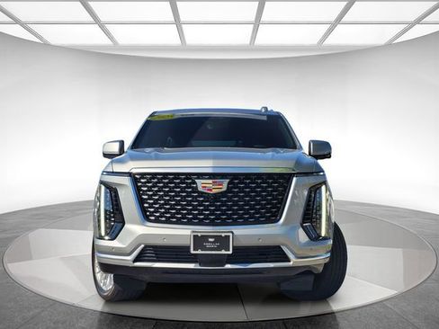 Certified 2025 Cadillac Escalade Premium Luxury AWD/4WD image 2