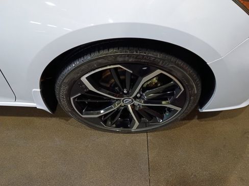 Used 2024 Nissan Altima 2.5 SR w/ SR Premium Package FWD image 25