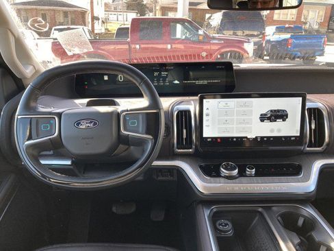 Used 2025 Ford Expedition Max Platinum w/ Platinum Ultimate Package image 13