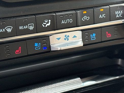 Used 2023 Ford F150 Lariat w/ Equipment Group 502A High AWD/4WD image 21