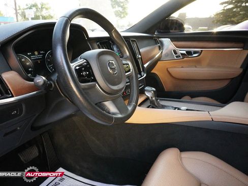 Used 2017 Volvo S90 T6 Inscription w/ Vision Package image 21