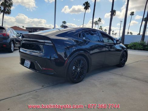 Used 2026 Toyota Prius Plug-In Hybrid image 4