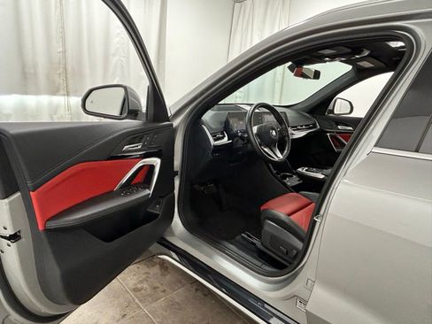 Used 2025 BMW X1 xDrive28i w/ Technology Package image 23