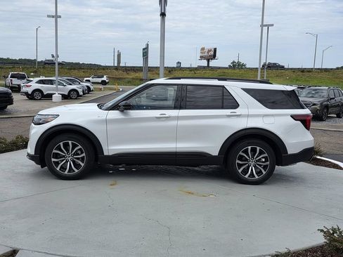 Used 2026 Ford Explorer ST-Line RWD image 6