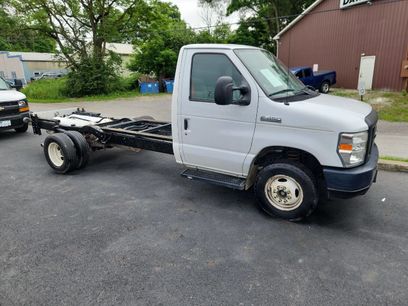 Used 2017 Ford E-450 and Econoline 450 Super Duty w/ Power Windows & Locks Group