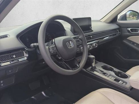 Used 2023 Honda Civic LX image 9