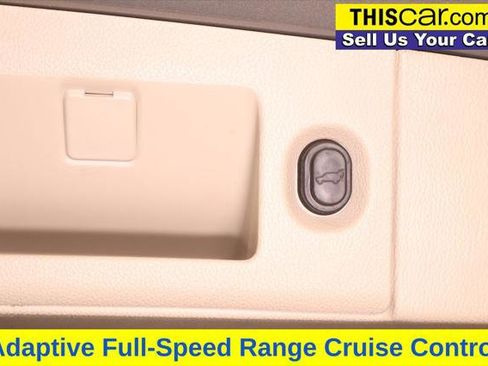 Used 2018 Cadillac Escalade Premium Luxury image 32