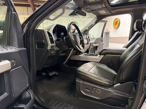 Used 2019 Ford F250 Lariat w/ Lariat Ultimate Package AWD/4WD image 25