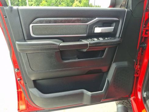 Used 2019 RAM 2500 Big Horn w/ Night Edition AWD/4WD image 12