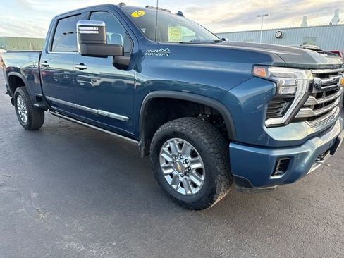 Used 2025 Chevrolet Silverado 3500 High Country w/ High Country Premium Package image 7