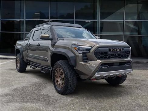 Used 2025 Toyota Tacoma 4x4 Double Cab Hybrid image 1