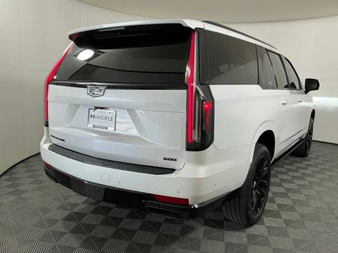 Used 2023 Cadillac Escalade ESV Sport Platinum w/ LPO, ONYX Package AWD/4WD image 5