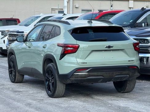 Used 2024 Chevrolet Trax ACTIV image 4