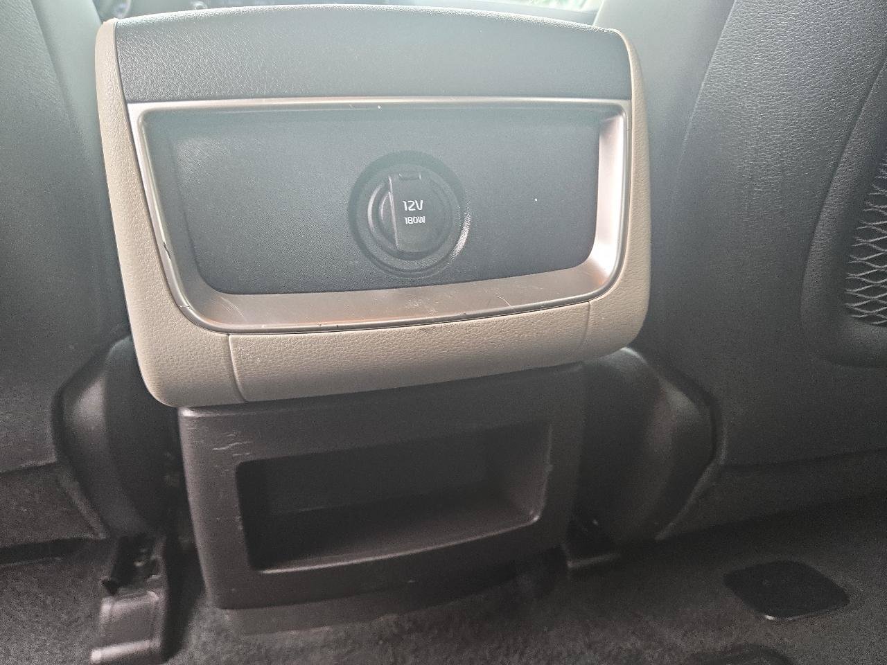 Used 2022 Kia Carnival LX FWD image 12