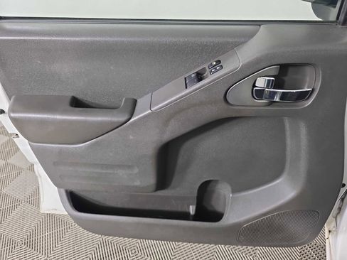 Used 2019 Nissan Frontier SV image 21