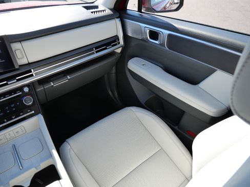 Certified 2025 Hyundai Santa Fe SEL image 11