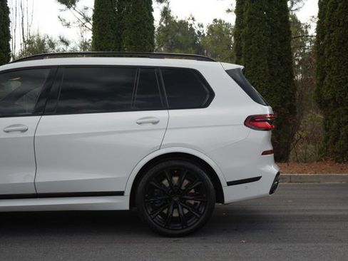 Used 2025 BMW X7 M60i w/ Executive Package image 8