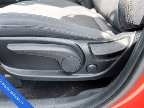 Used 2020 Hyundai Santa Fe SE image 17