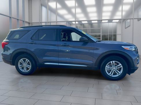 Used 2021 Ford Explorer XLT w/ Equipment Group 202A AWD/4WD image 3