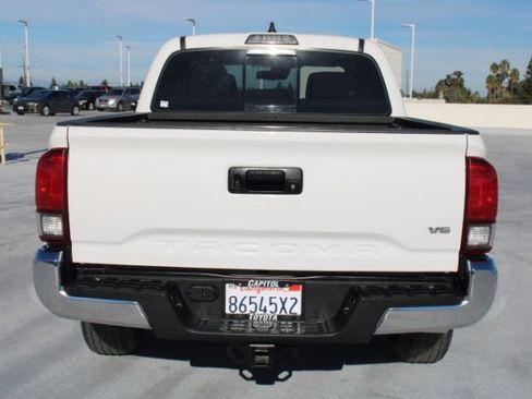 Certified 2020 Toyota Tacoma SR5 image 4