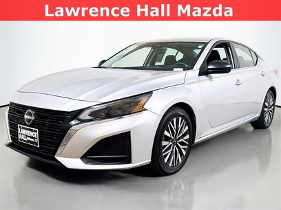 Used 2024 Nissan Altima 2.5 SV