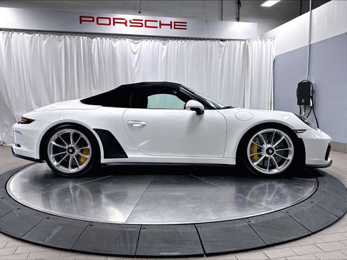 Used 2019 Porsche 911 Speedster RWD image 10