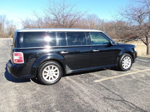 Used 2009 Ford Flex SEL image 10