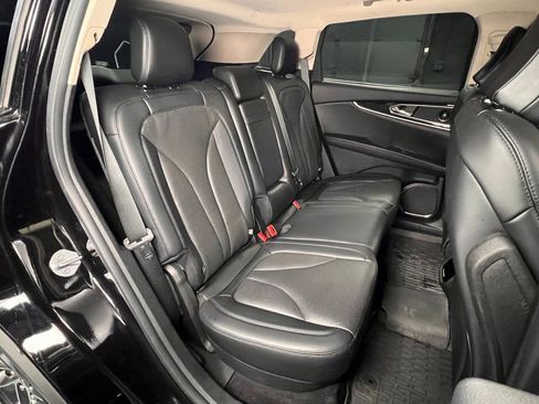 Used 2023 Lincoln Nautilus Reserve w/ Luxury Package image 12