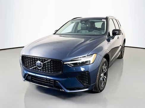 Used 2024 Volvo XC60 T8 Core image 4
