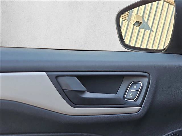 Used 2022 Ford Escape SE w/ Convenience Package FWD image 23