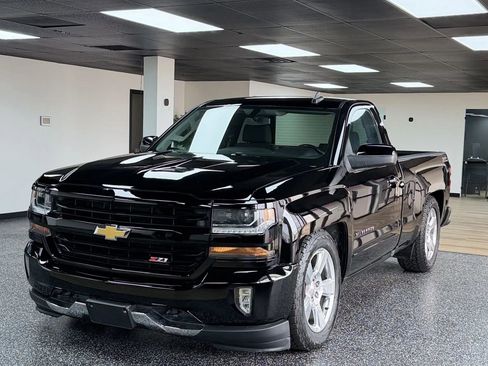 Used 2017 Chevrolet Silverado 1500 LT w/ LT Convenience Package image 1