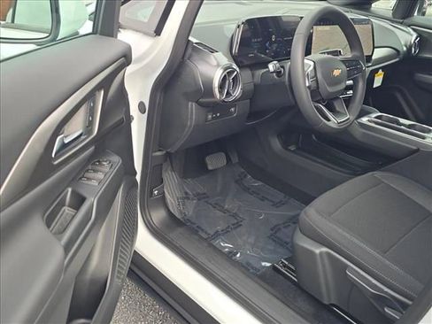 New 2026 Chevrolet Equinox EV LT image 14