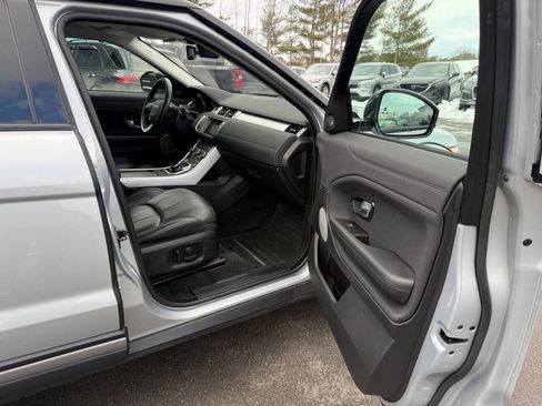 Used 2018 Land Rover Range Rover Evoque image 10