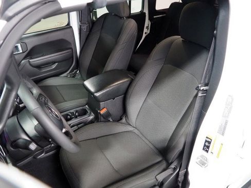 Used 2023 Jeep Wrangler Willys image 15