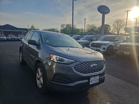 Used 2024 Ford Edge SE w/ Cargo Accessory Package AWD/4WD image 4