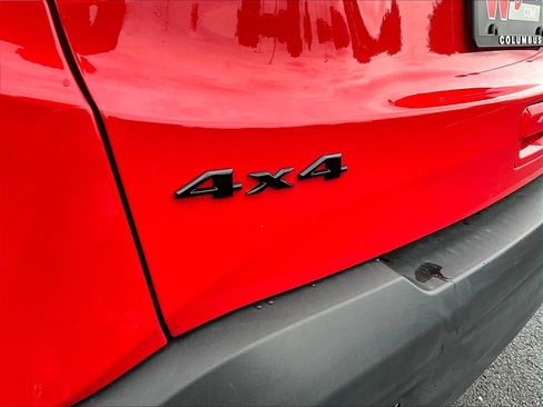 Used 2023 Jeep Renegade Altitude AWD/4WD image 23