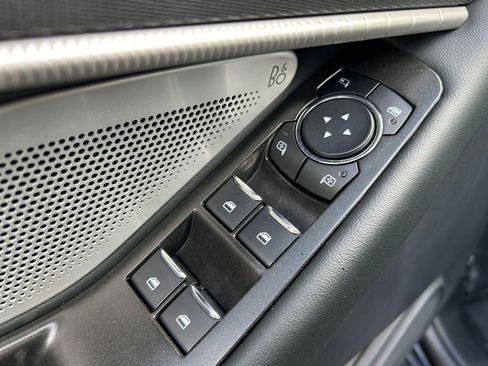 Used 2025 Ford Explorer ST image 23