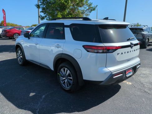 New 2026 Nissan Pathfinder SL FWD image 6
