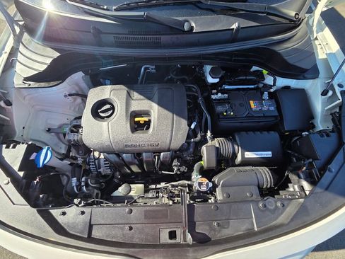 Used 2025 Kia Soul LX w/ LX Technology Package FWD image 25