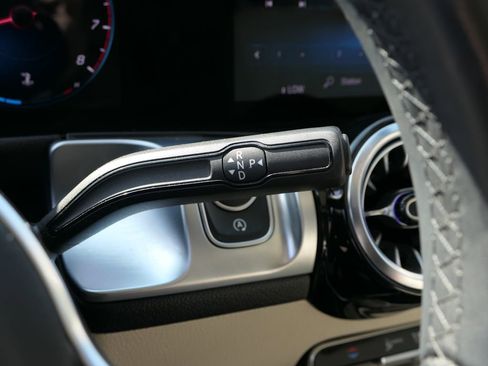 Used 2022 Mercedes-Benz GLB 250 4MATIC image 18