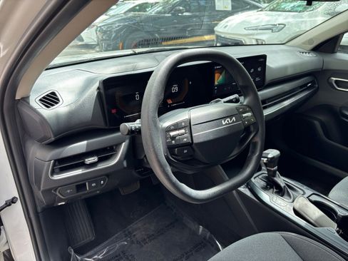 Used 2025 Kia K4 FWD image 33