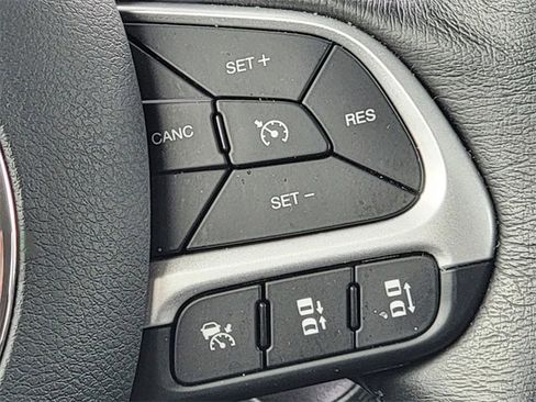 Certified 2023 Jeep Renegade Limited image 34