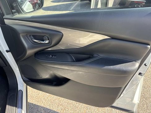 Used 2018 Nissan Murano SV image 13