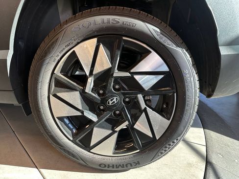 Used 2025 Hyundai Kona SEL AWD/4WD image 25