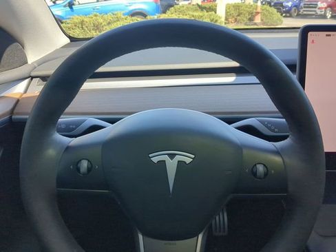 Used 2023 Tesla Model Y Performance AWD/4WD image 31